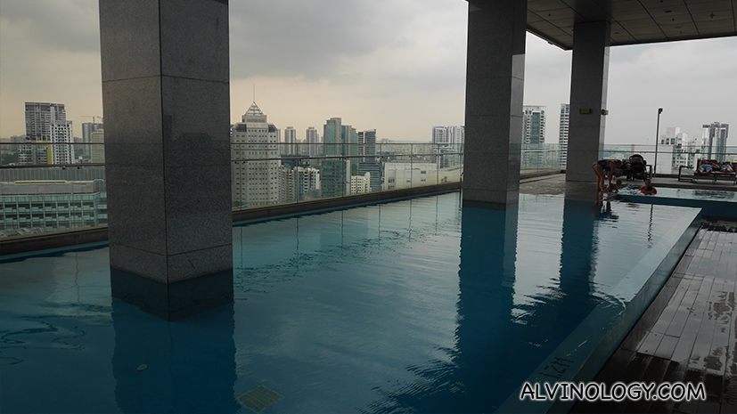 Access to infinity pool on the club floor