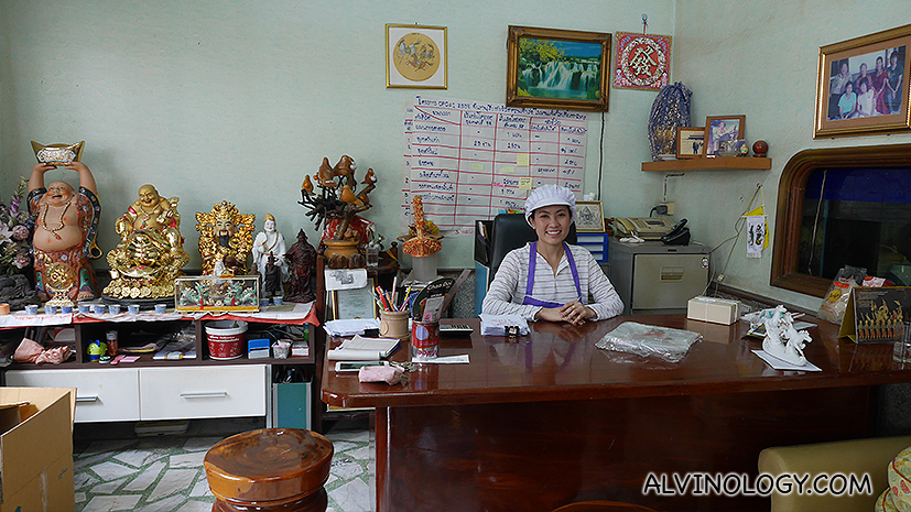 The female boss of the noodle factory 