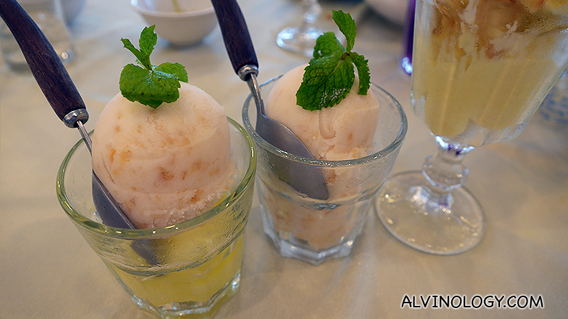 Assorted desserts 