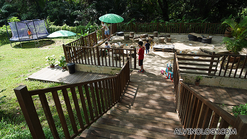 Outdoor sand box 